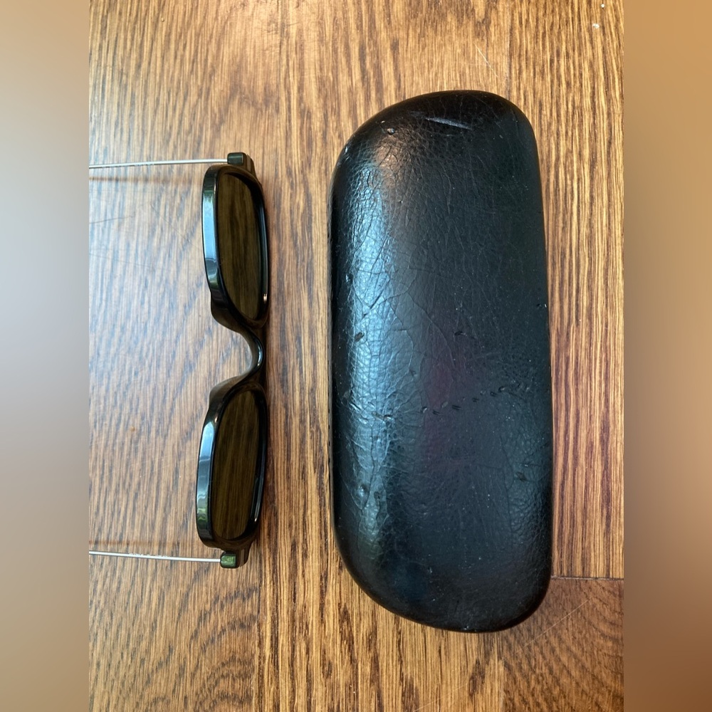Rare Prada Wayfarer Sunglasses, Black Frame/Olive Lens, Made in Italy - Picture 4 of 9